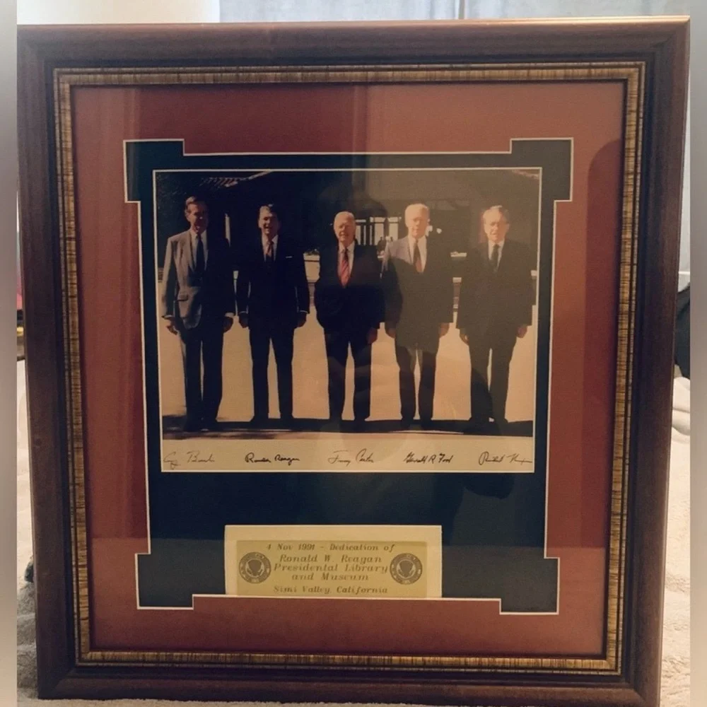FRAMED PRESIDENTIAL GATHERING PHOTO. CARTER, NIXON, BUSH SR., REAGAN & FORD